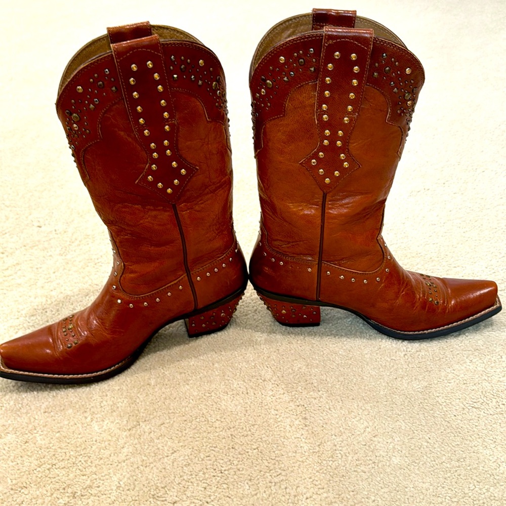 Ariat Rhinestone Studded snip toe Cowboy boots - US 7B / EUR 37.5